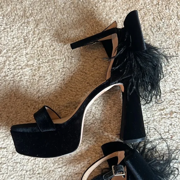 Antonio Melani Janie velvet platform dress sandal feathers size 6 black shoe