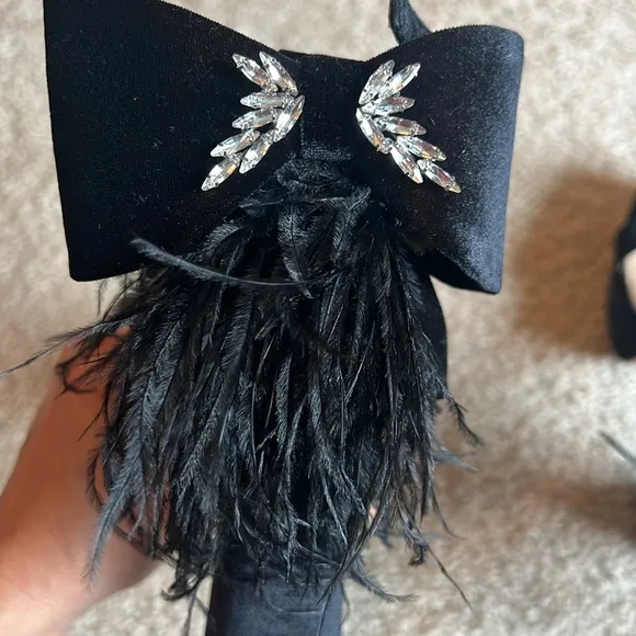 Antonio Melani Janie velvet platform dress sandal feathers size 6 black shoe