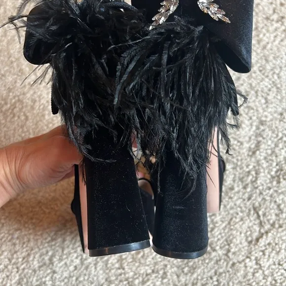 Antonio Melani Janie velvet platform dress sandal feathers size 6 black shoe