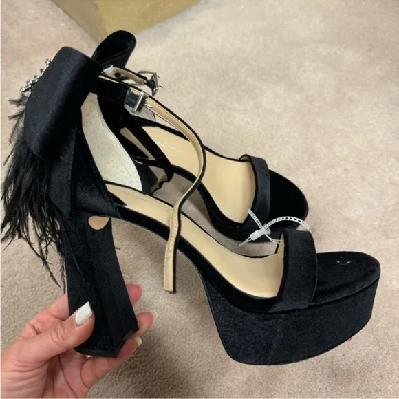 Antonio Melani Janie Velvet Platform Dress Sandals size 6,5