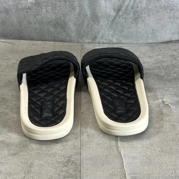 APL Women's Black/Prestine Leather Lusso Quilted Slide Platform Sandals SZ 6