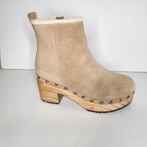 Aqua Women's Spain Clog Suede Ankle Booties Size 6.5