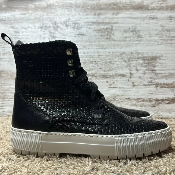 Aquatalia Tess Lace Up Woven Leather Sneakers Size 8.5 Black