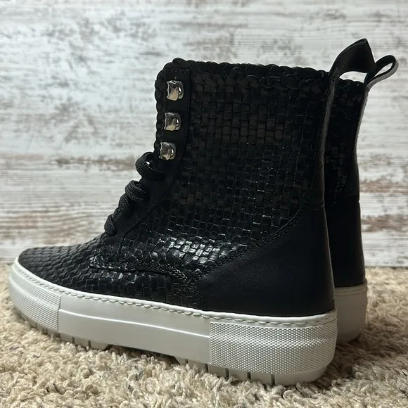 Aquatalia Tess Lace Up Woven Leather Sneakers Size 8.5 Black