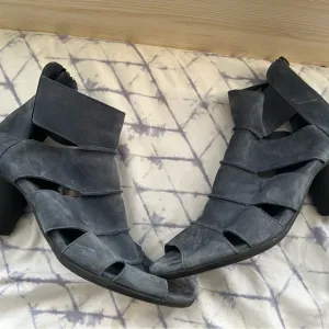 Arche Women's Gray Heeled Sandals