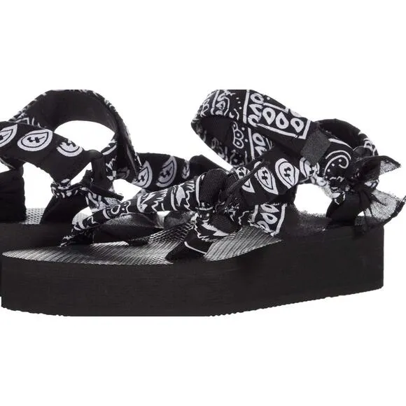 Arizona Love Trekky Bandana Sandals 9 NWOT Black White Paisley Boho Western Camp