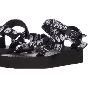 Arizona Love Trekky Bandana Sandals 9 NWOT Black White Paisley Boho Western Camp