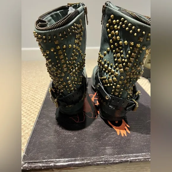 A.S 98 Sid sz 37 green with gold hardware