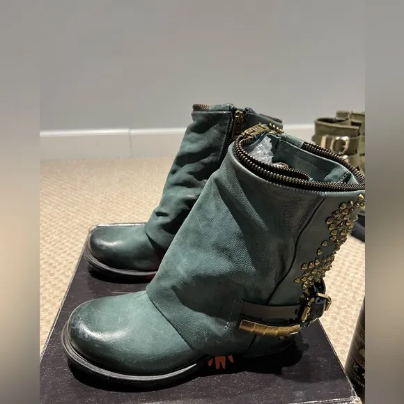 A.S 98 Sid sz 37 green with gold hardware