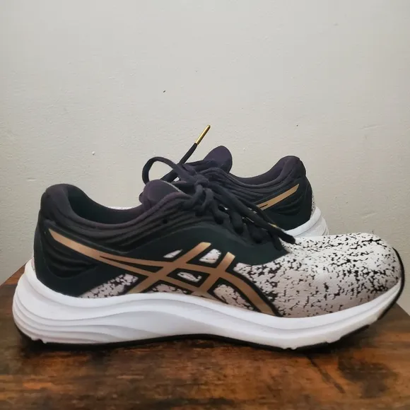 ASICS Gel Pulse 11 Running Shoes Size 8 Womens White/Frosted Almond