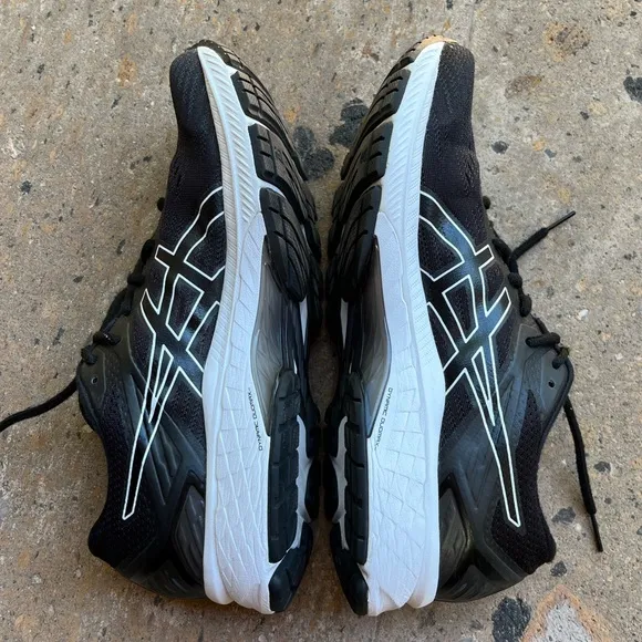 ASICS GT-2000 9 Black/ White Women’s Running Shoes