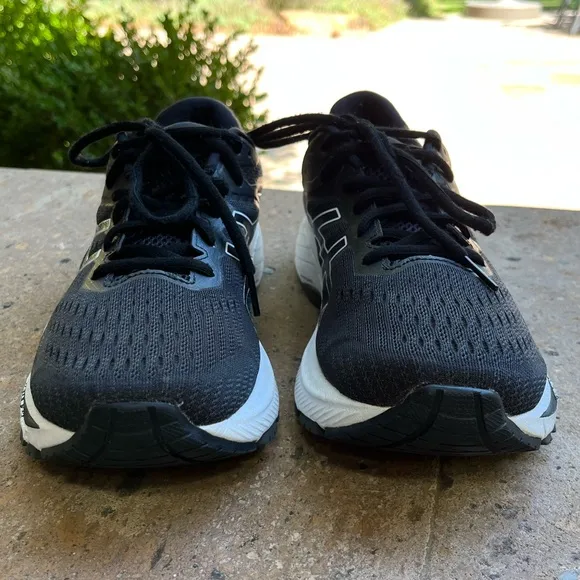 ASICS GT-2000 9 Black/ White Women’s Running Shoes