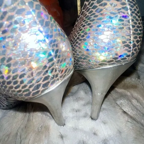 Awesome Holographic Silver Jeffrey Campbell Pumps, Size 8
