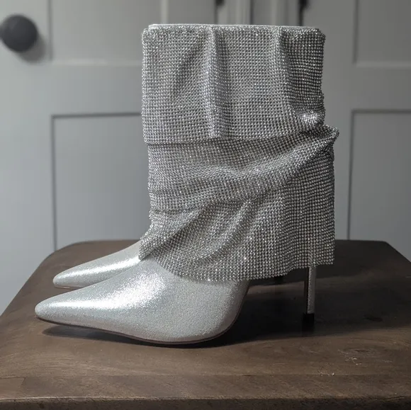 AZALEA WANG Silver Stiletto Boots Clubbing 8.5 NEW in Box Drapes Nashville Chic