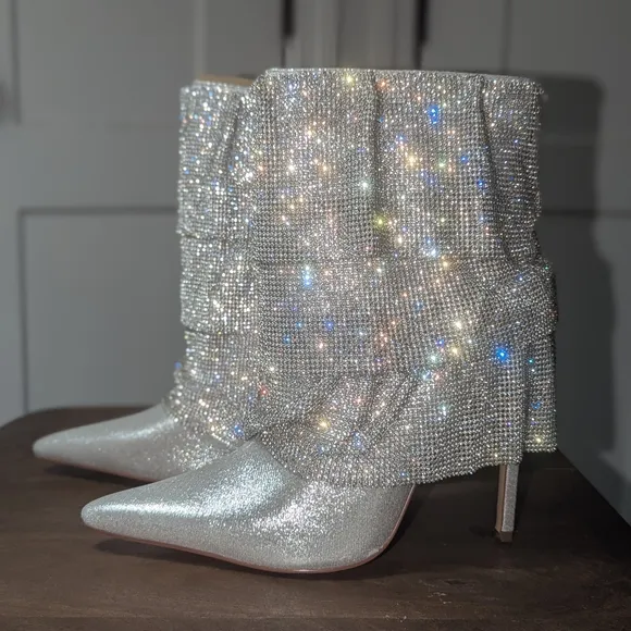 AZALEA WANG Silver Stiletto Boots Clubbing 8.5 NEW in Box Drapes Nashville Chic