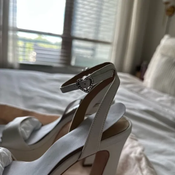 Badgley Mischka Caia White Platform Sandals