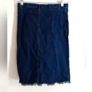 BCBG Paris Vintage Frazzled Hem Pencil Denim Skirt - Size: 10 -Y2K