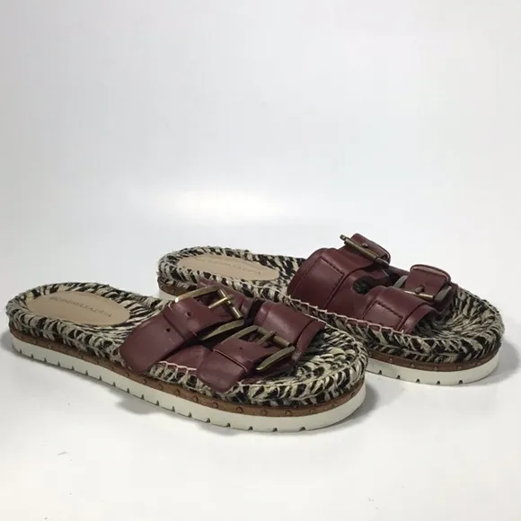 BCBGMAXAZRIA Vintage MA-QUINCE Cranberry Zebra Print Sandals Size 6.5