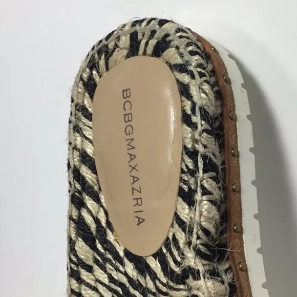 BCBGMAXAZRIA Vintage MA-QUINCE Cranberry Zebra Print Sandals Size 6.5