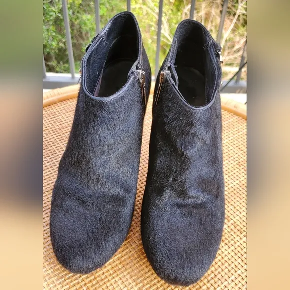 Beautiful Aquatalia Black Ankle Rabbit Fur Boots Booties Sz 7