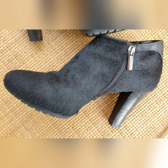 Beautiful Aquatalia Black Ankle Rabbit Fur Boots Booties Sz 7