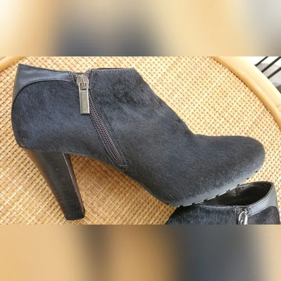 Beautiful Aquatalia Black Ankle Rabbit Fur Boots Booties Sz 7