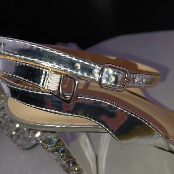 Beautiful Silver Floral Rhinestone Heels Women's size 11 NEW