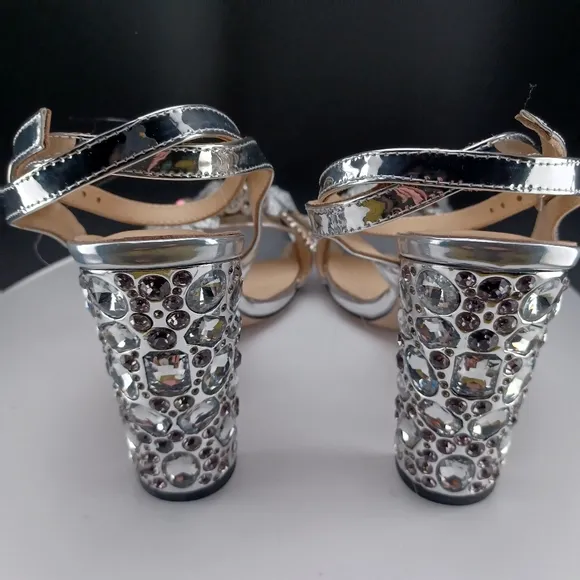 Beautiful Silver Floral Rhinestone Heels Women's size 11 NEW