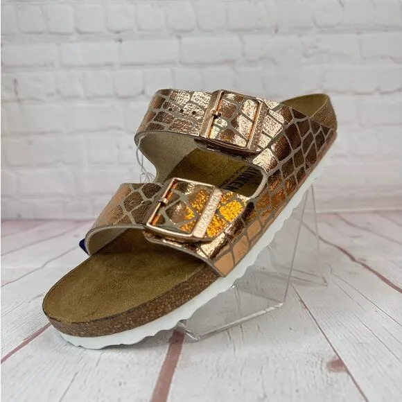 Birkenstock Arizona Gator Gleam Two Strap Copper Sandals Mens Sz 4/Women’s Sz 6