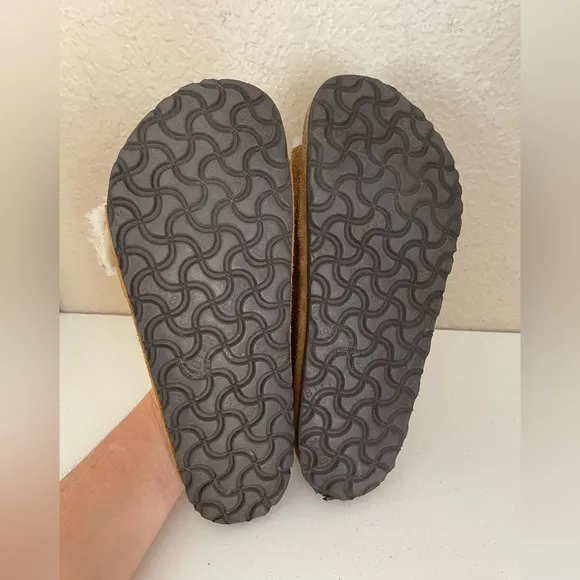 Birkenstock Arizona Shearling Slide Sandal. 8/39