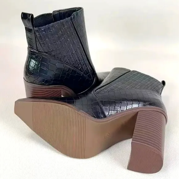 Black Croc-Embossed Ankle Boots Sz 10