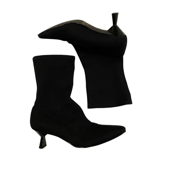 Black neoprene 2.5” heel sexy mid booties luxe pointy toe front seam kitten 😍