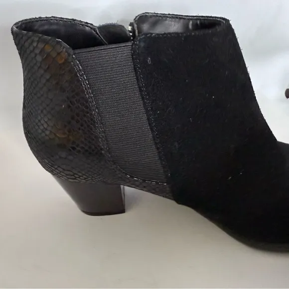 Black Suede &amp; leather Ankle Boots by Vionic 6.5 ladies
