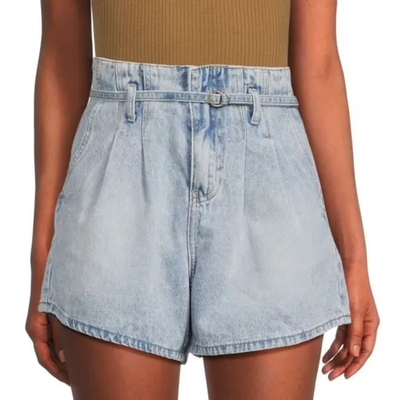 Blank NYC NWT Short Payback High waisted pleated Shorts with belt.
