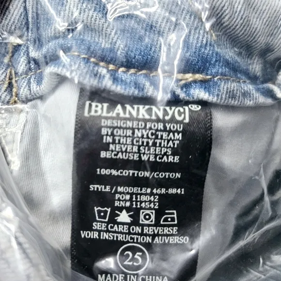 Blank NYC NWT Short Payback High waisted pleated Shorts with belt.