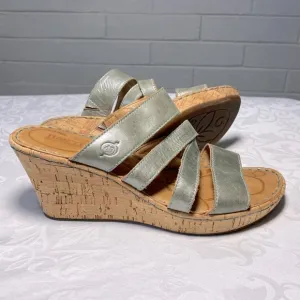 Born 9 Leather Strappy Sandals Slip On Silver Gray Metallic Platform Wedge