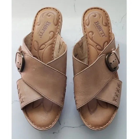 BORN Curstyn Leather Criss Cross Buckle Wedge Platform Sandals Sz 8 Boho Neutral