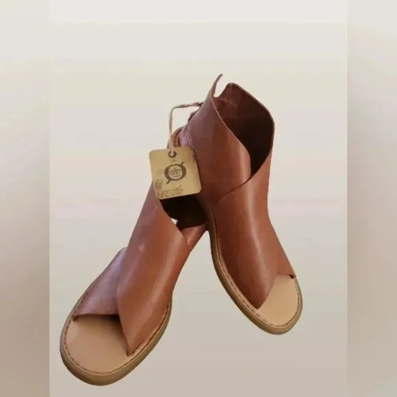 Born Sundance 6 Boho Brown Leather Slip-On Festival