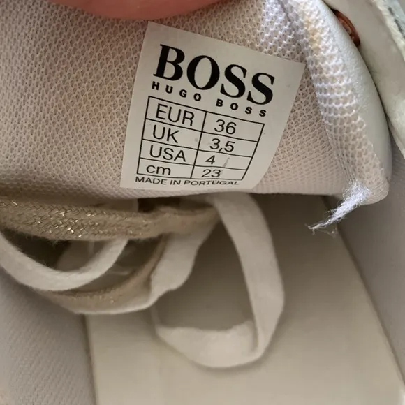 Boss Girls White &amp; Gold Leather Trainers leather kids girls Sneakers  size 4