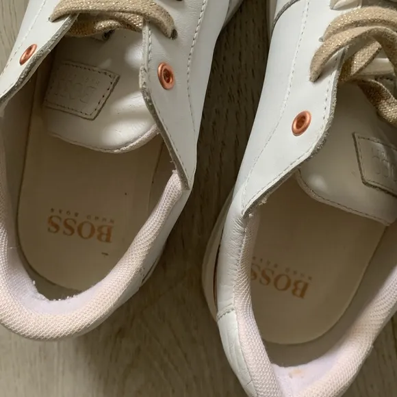 Boss Girls White &amp; Gold Leather Trainers leather kids girls Sneakers  size 4