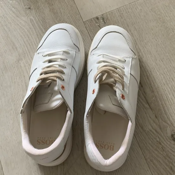Boss Girls White &amp; Gold Leather Trainers leather kids girls Sneakers  size 4
