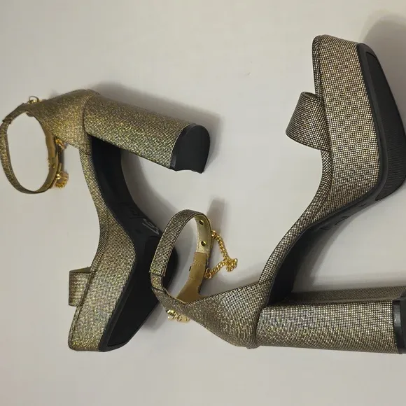 BRAND NEW GBG LOS ANGELES WOMENS PLATFORM OPEN TOE SANDALS