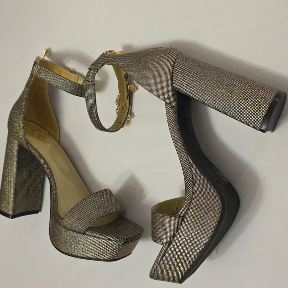 BRAND NEW GBG LOS ANGELES WOMENS PLATFORM OPEN TOE SANDALS