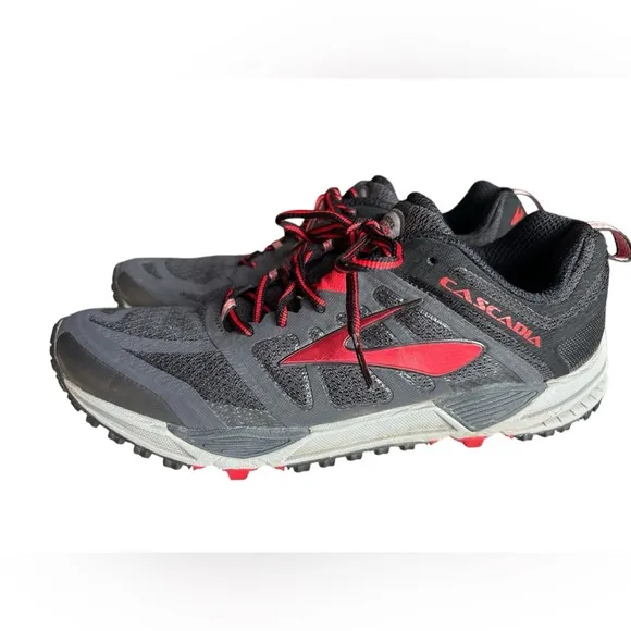 Brooks Cascadia 11 Black &amp; Red Trail Running Shoes, Size 10.5, Outdoors Athletic