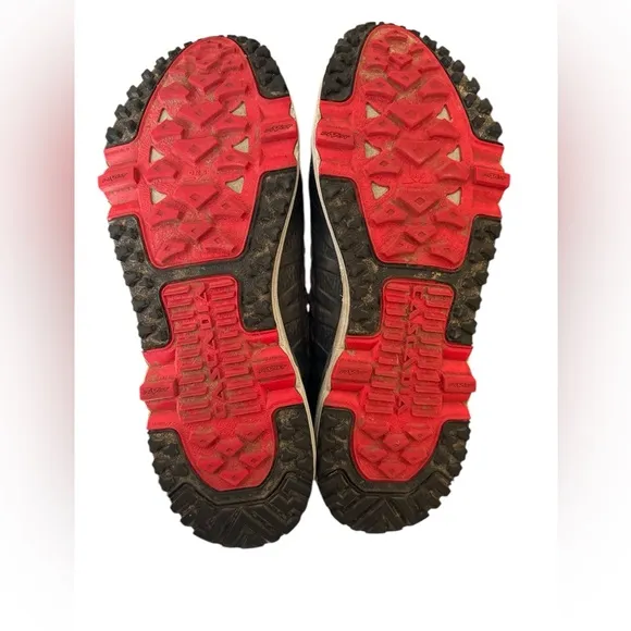 Brooks Cascadia 11 Black &amp; Red Trail Running Shoes, Size 10.5, Outdoors Athletic