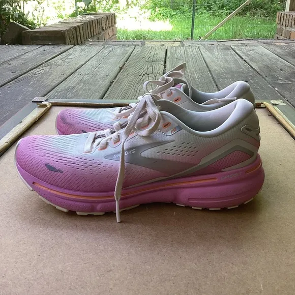 Brooks Women's Pink and White Running Shoes, size 7