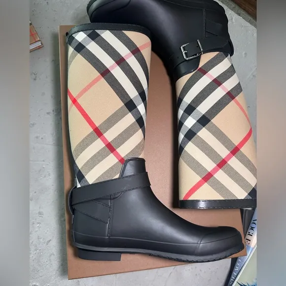 BURBERRY House Check rubber rain boots Size 35 or 5 US In Black