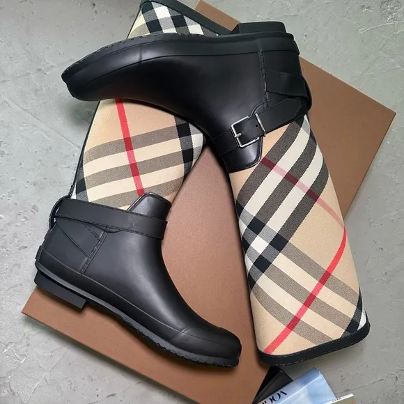 BURBERRY House Check rubber rain boots Size 35 or 5 US In Black