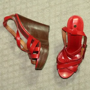 Burberry Women's 9 Strappy Red Leather 1.5&quot; Platform Stacked Wedge 5.5&quot; Heels