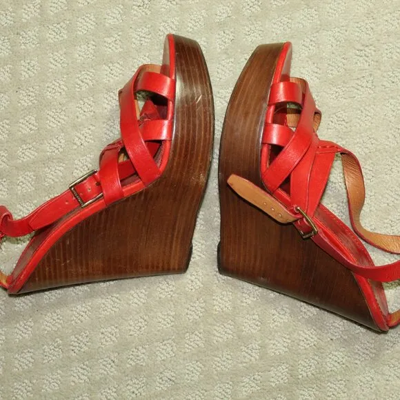 Burberry Women's 9 Strappy Red Leather 1.5&quot; Platform Stacked Wedge 5.5&quot; Heels